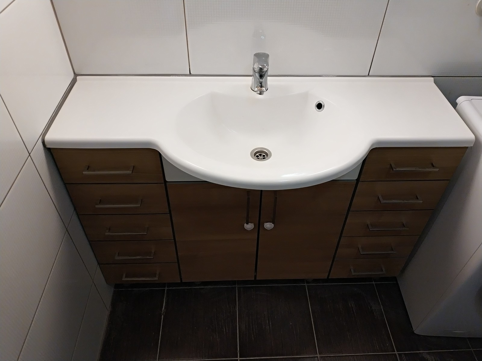 Замена водорозеток в трёхкомнатной квартире на Шпалерной улице