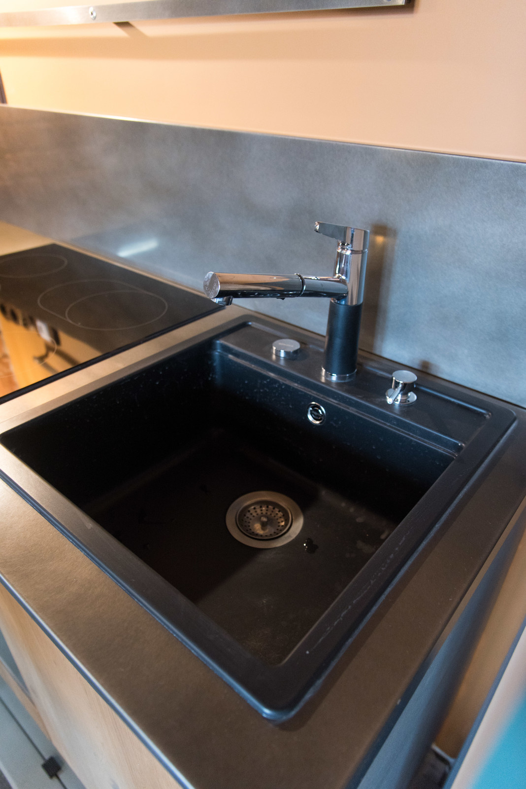WINE HOUSE LOFT, квартира — 65 кв. м
