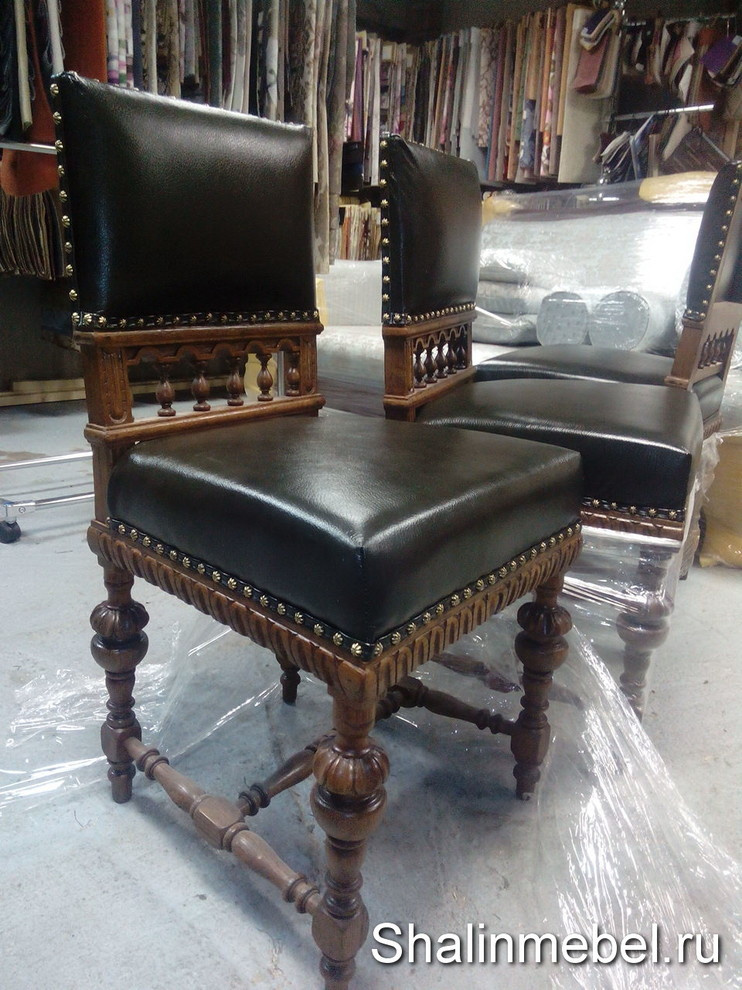 Обивка, ремонт, перетяжка мягкой мебели.