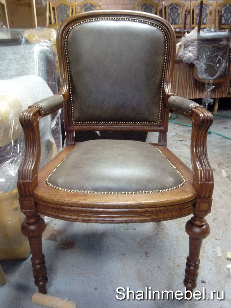 Обивка, ремонт, перетяжка мягкой мебели.