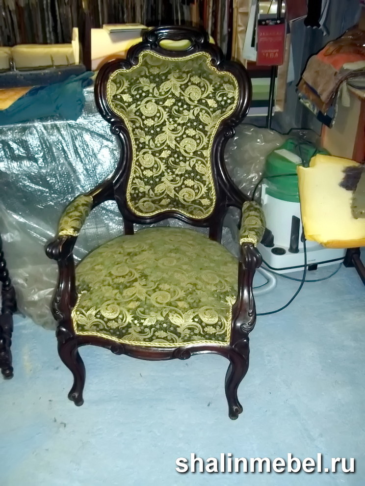 Обивка, ремонт, перетяжка мягкой мебели.