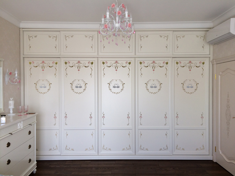 Гардеробный шкаф в спальне