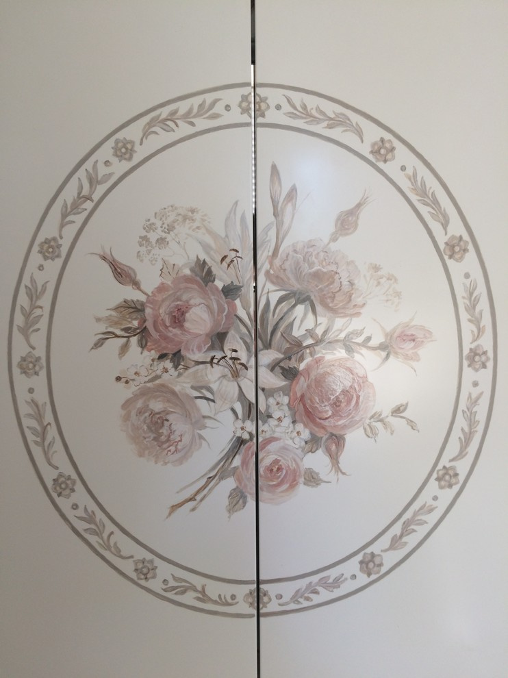 Розетка на створках трюмо.