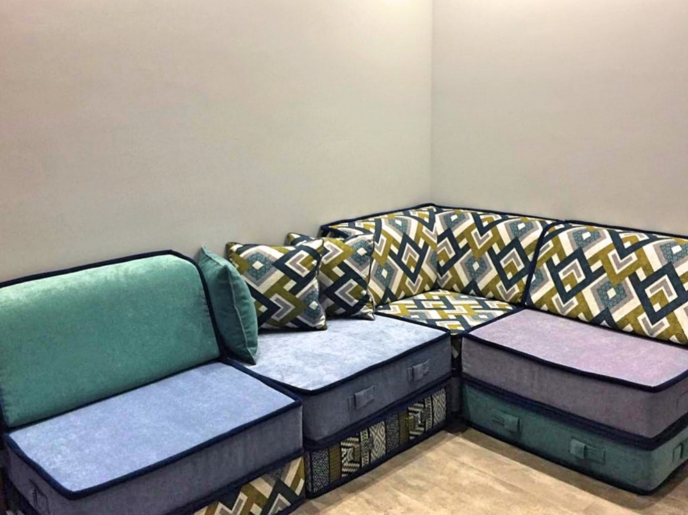 Бескаркасный диван в детскую