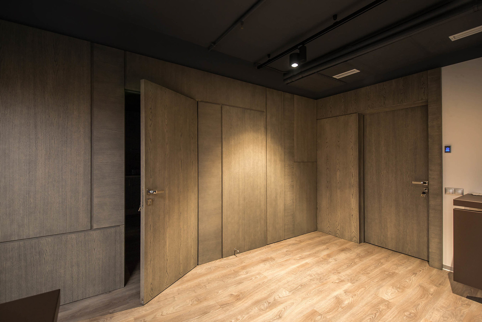 Офис на Новоданиловской наб