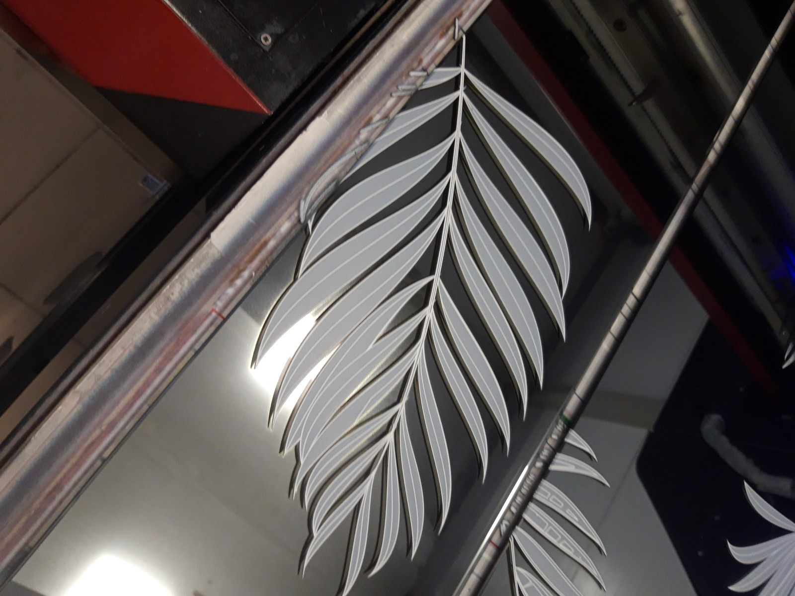 Дизайнерские зеркала