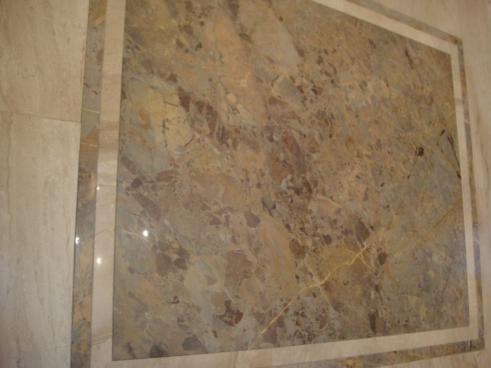 Кухня Мрамор Aurora Blue в интерьере