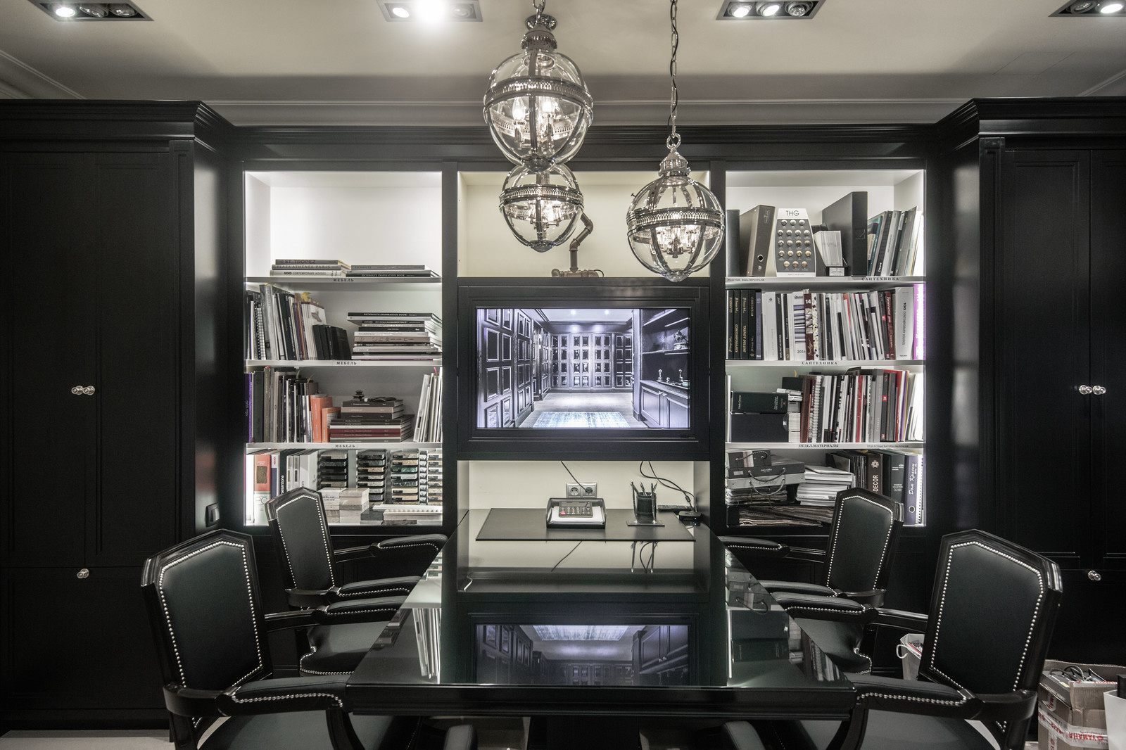 Офис на Неопалимовском пер.