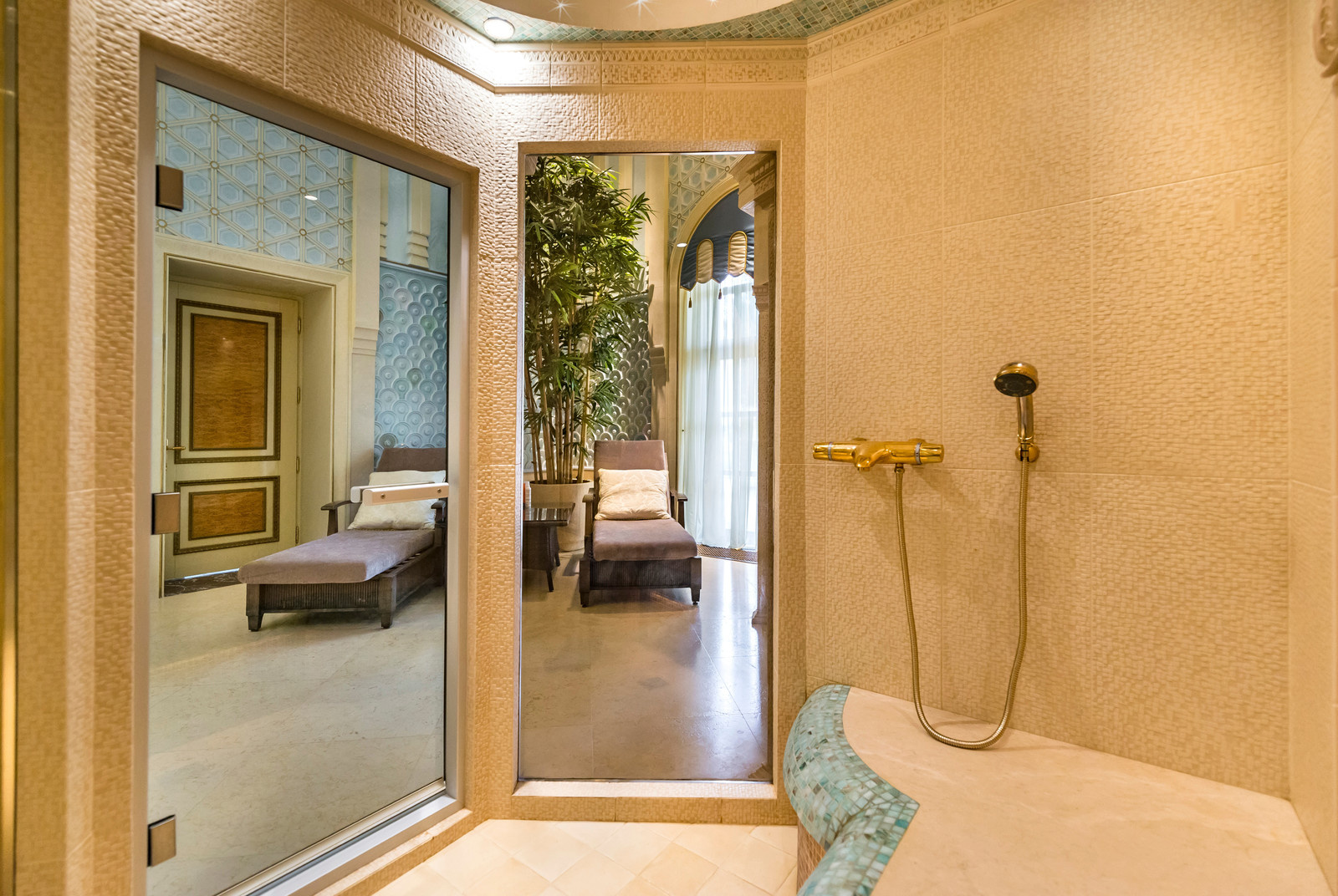 Лакшери, или как вписать СПА комплекс в концепцию дома