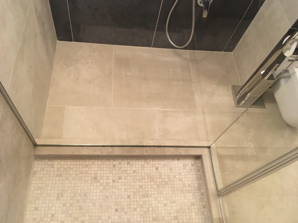 Душевое ограждение на мансарде