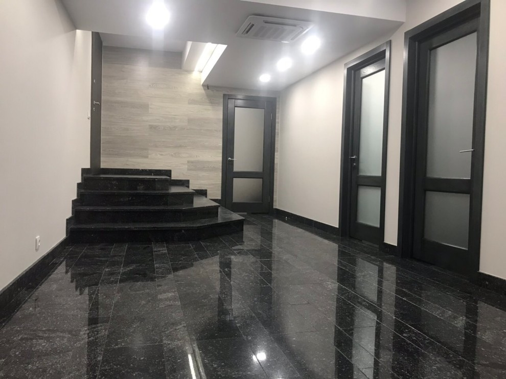 Обложка проекта: Офис гранит Жежелевский в обработке Брашинг