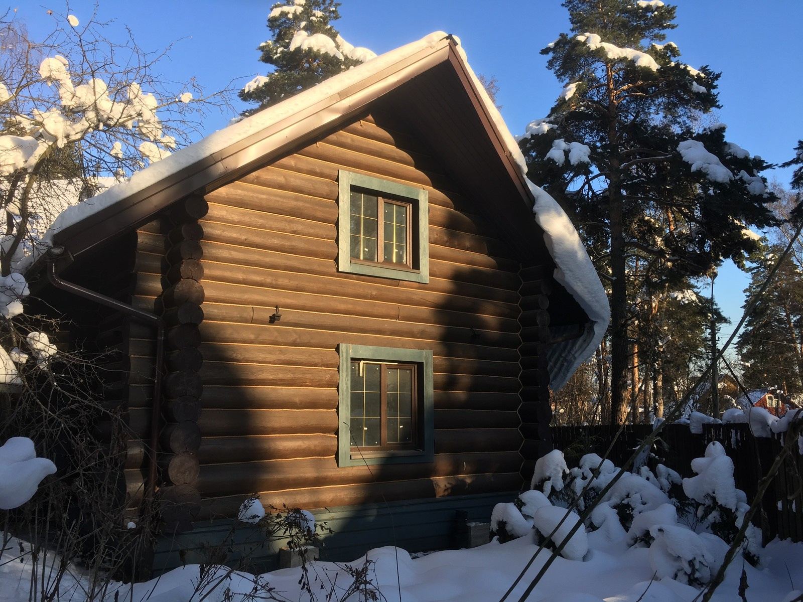 Бревенчатый дом из лиственницы