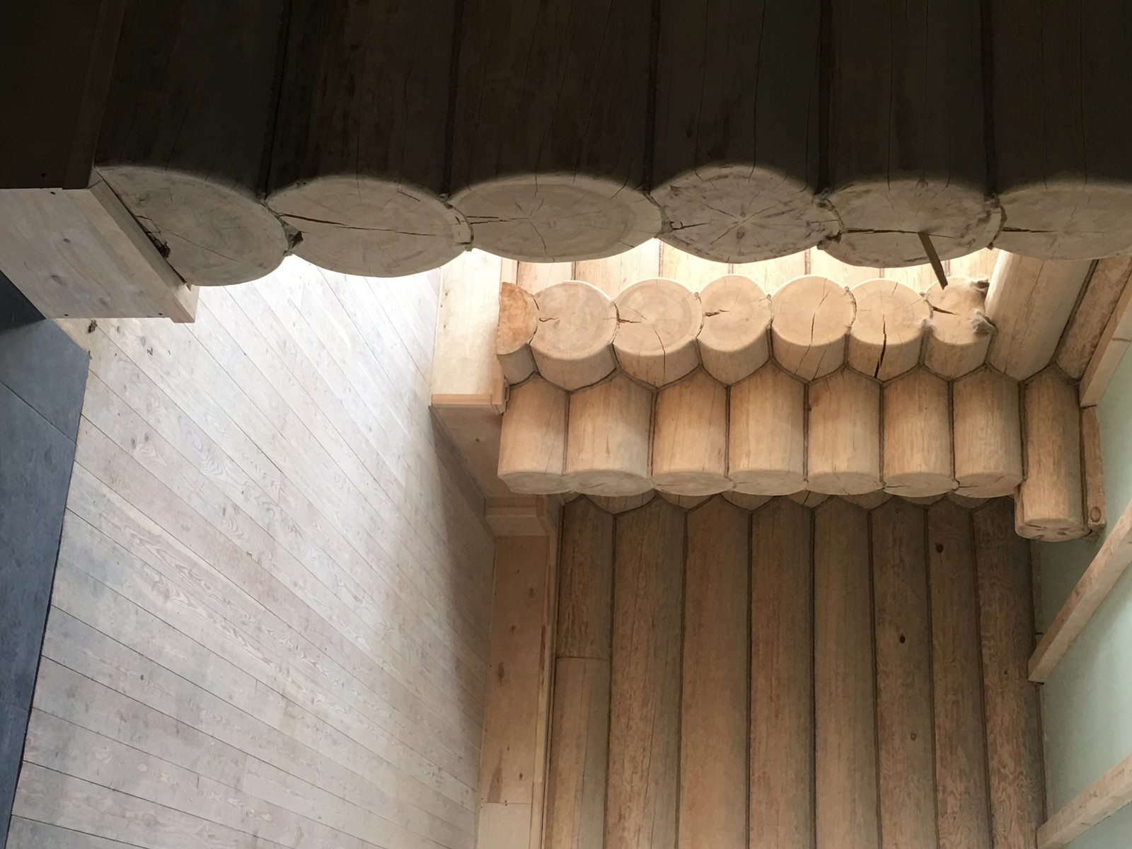 Бревенчатый дом из лиственницы