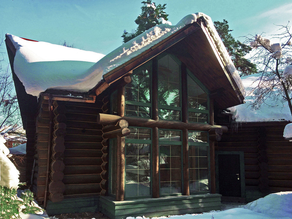 Бревенчатый дом из лиственницы