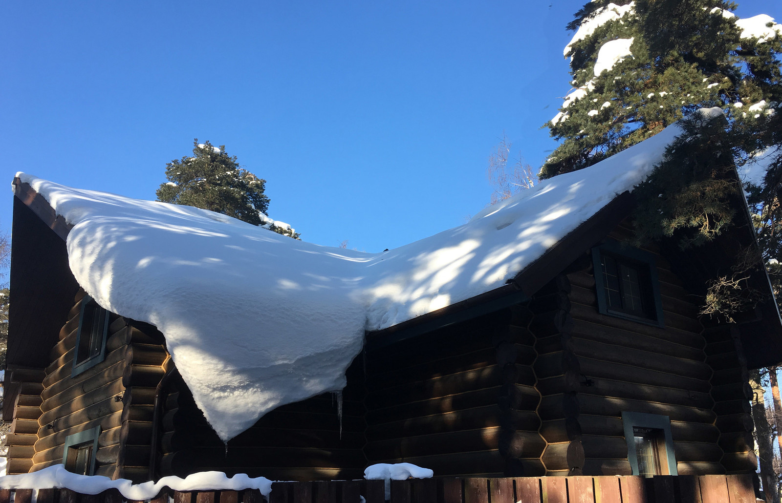 Бревенчатый дом из лиственницы