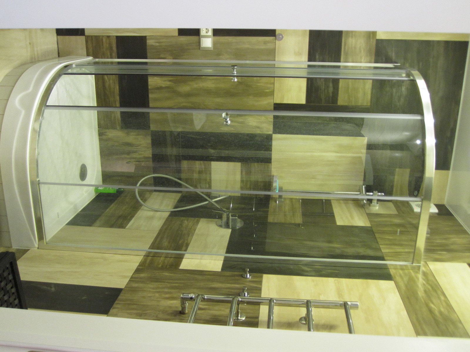 3-х комнатная квартира для девушки