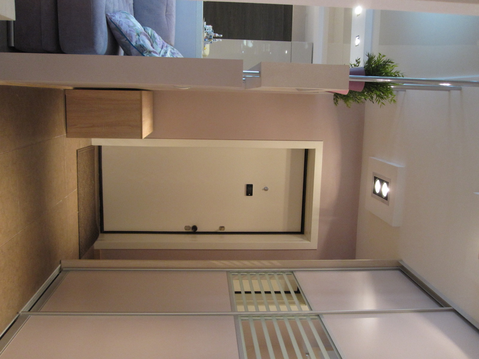 3-х комнатная квартира для девушки