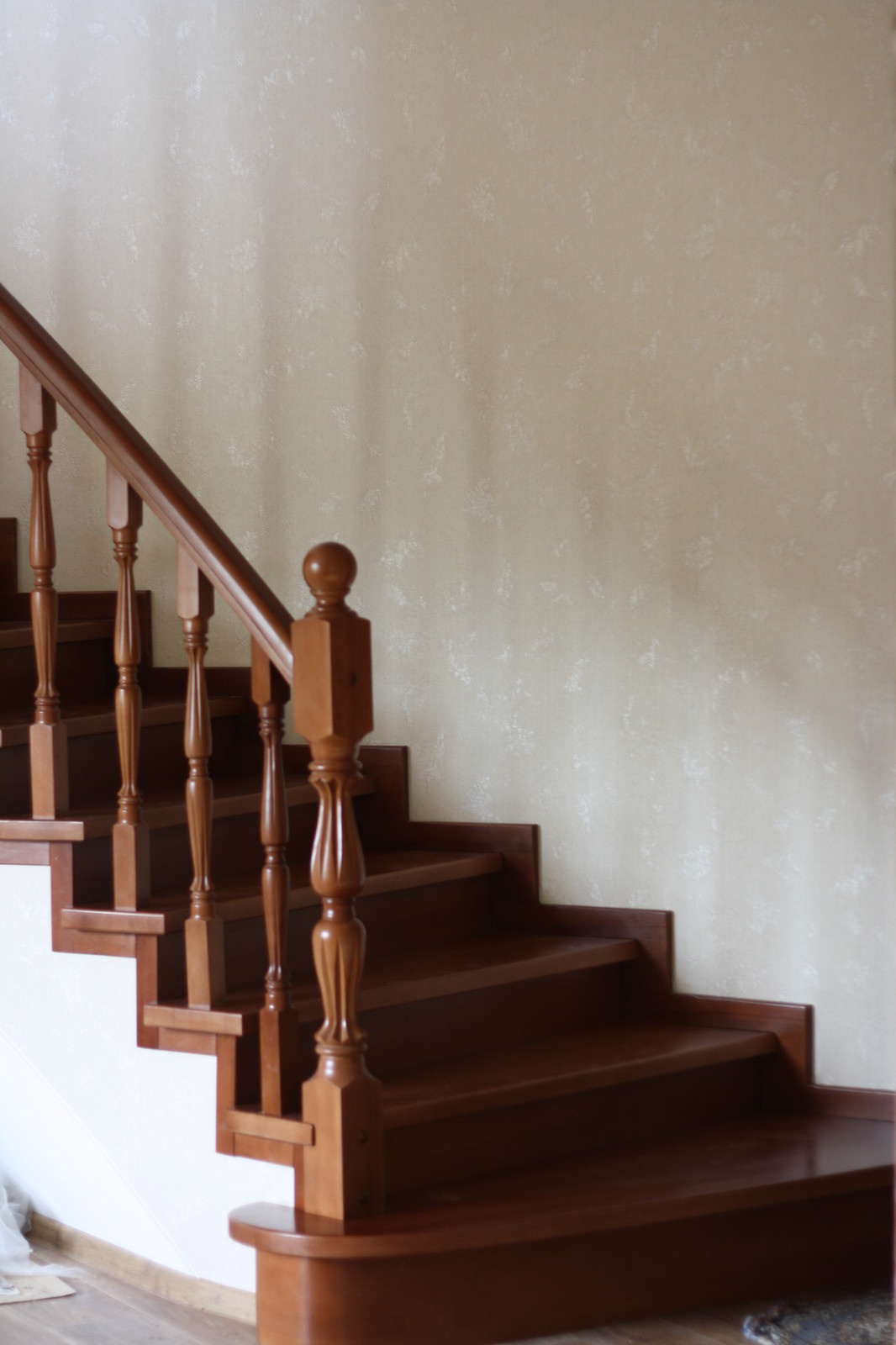 Винтовая лестница из бука