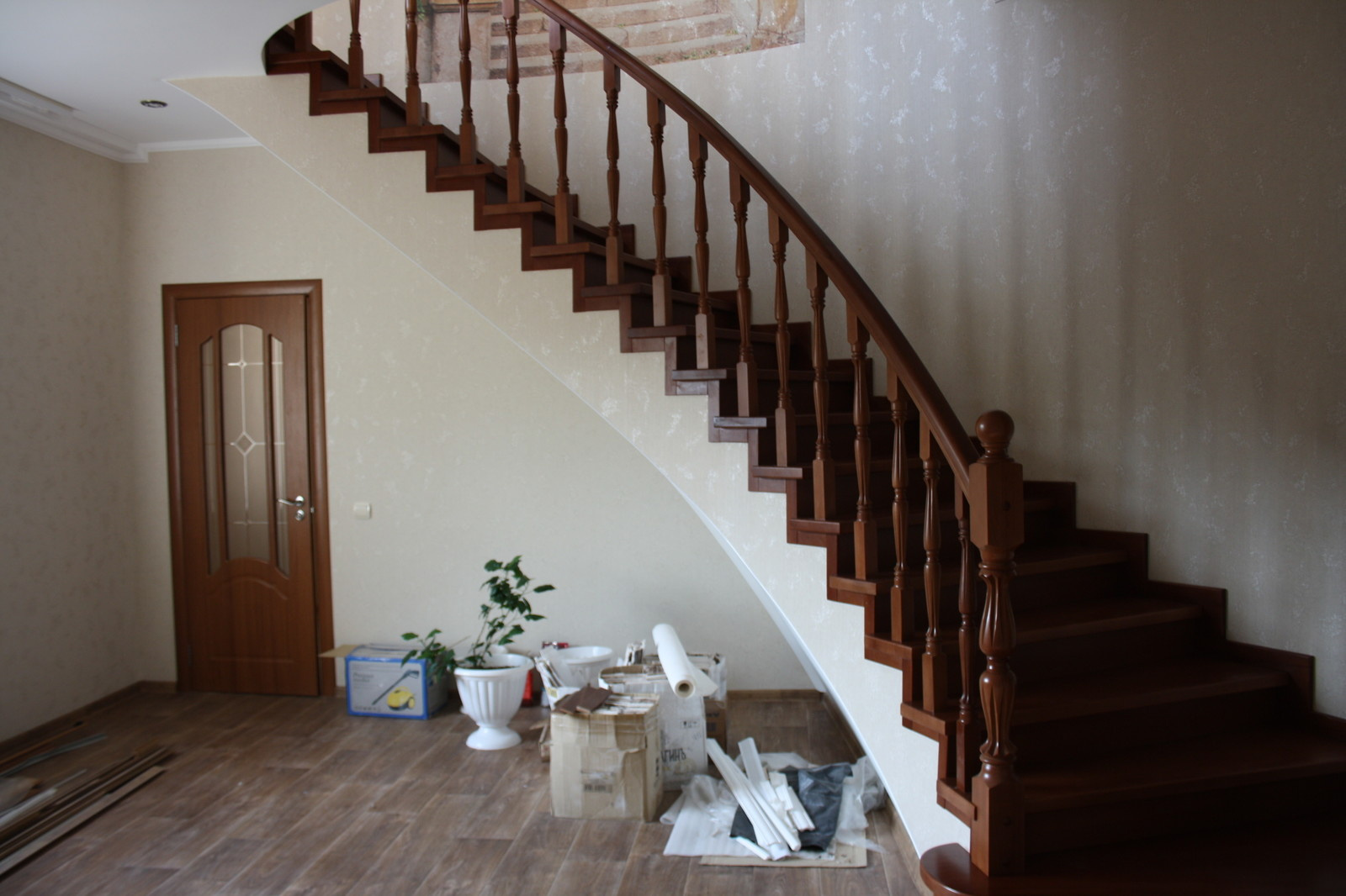 Винтовая лестница из бука