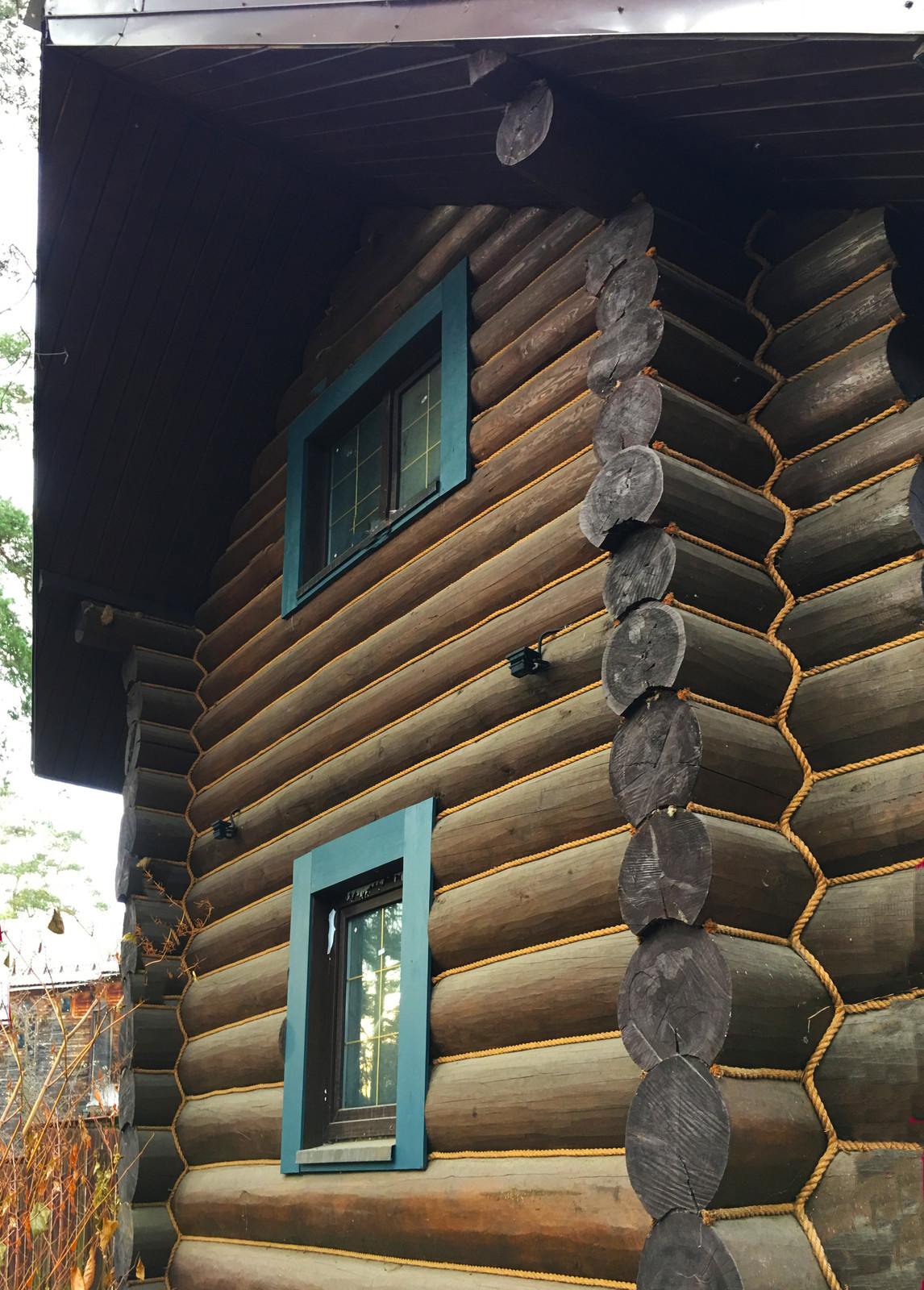 Бревенчатый дом из лиственницы