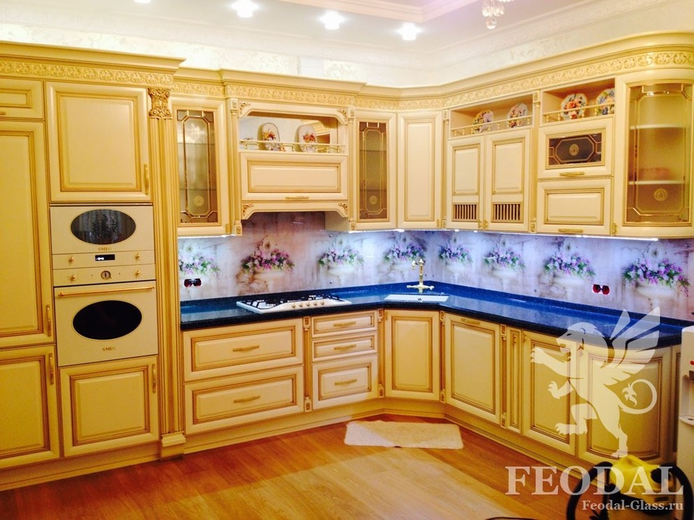 Стеклянные фартуки, скинали