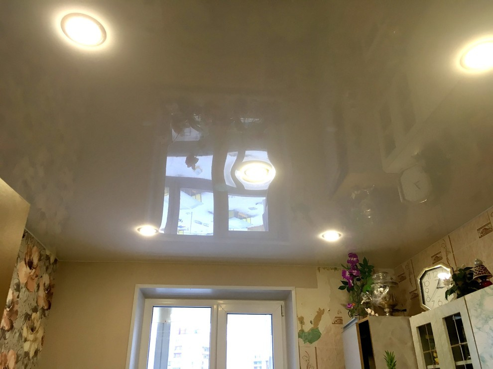 Глянцевые потолки