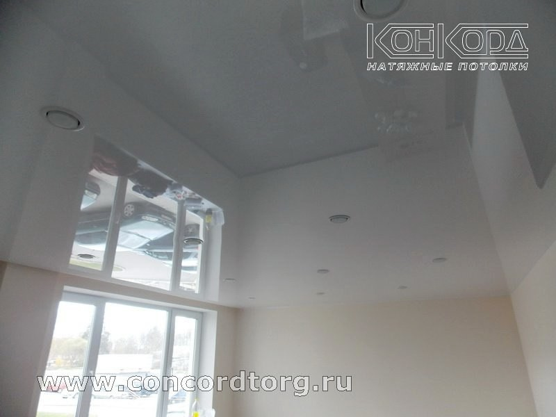 Глянцевые потолки