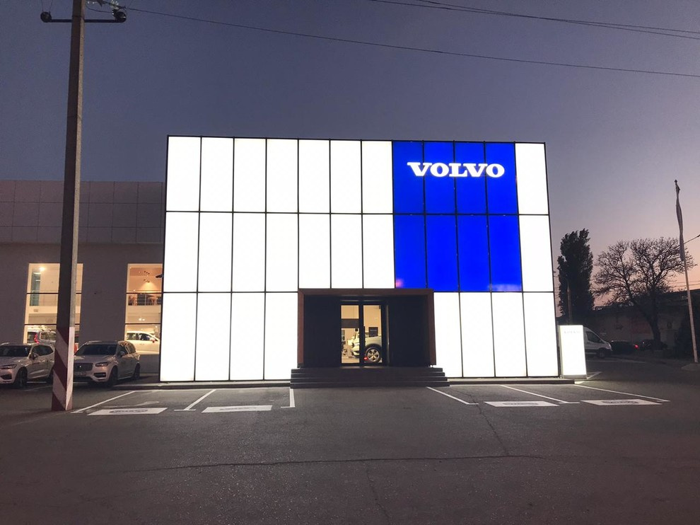 Обложка проекта: фасад Автосалона