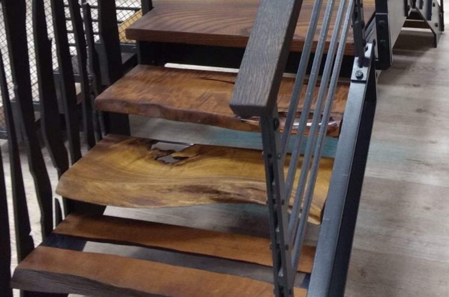 Лестница лофт массив металл смола