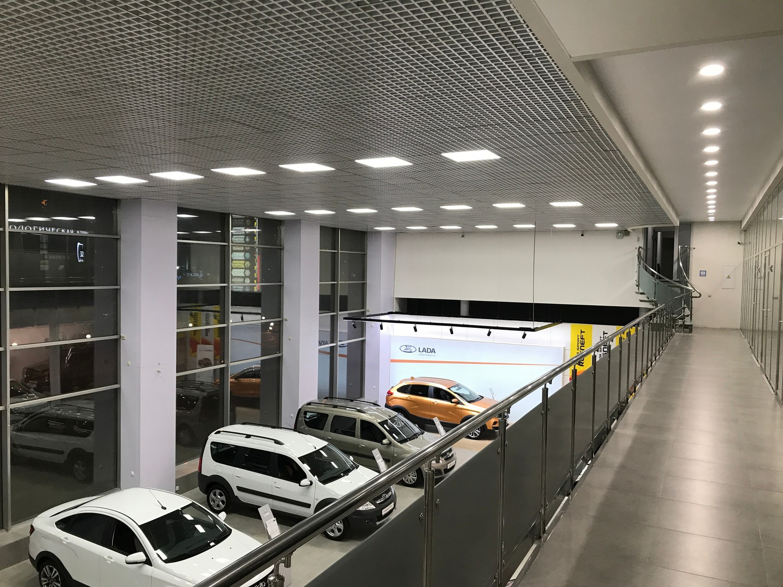 Освещение Автосалона с расчетом и монтажом