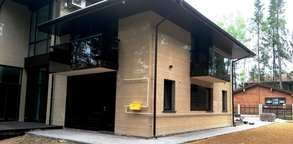 Перила из черного стекла