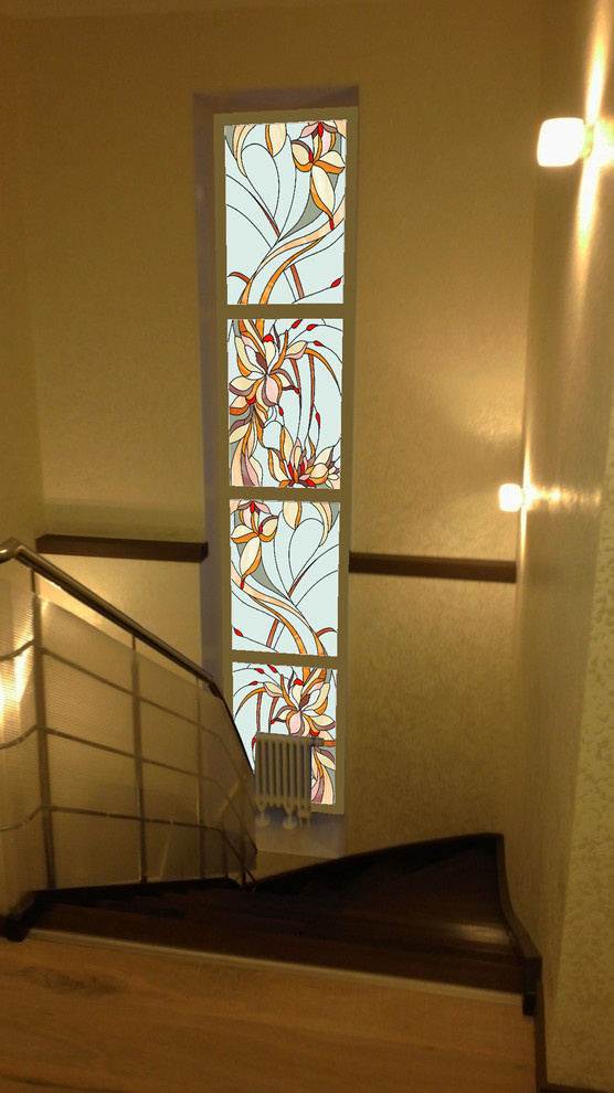 Витражи на лестницах