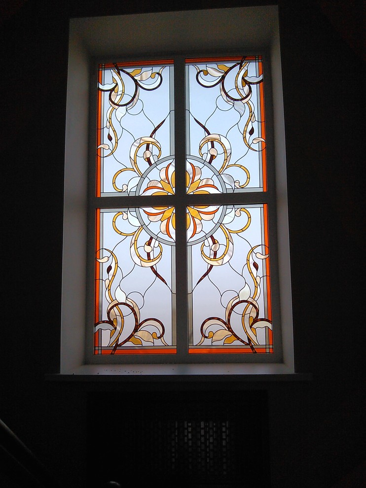 Витражи на лестницах