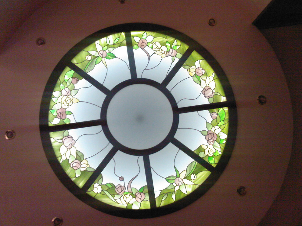 Витражи в полочных плафонах
