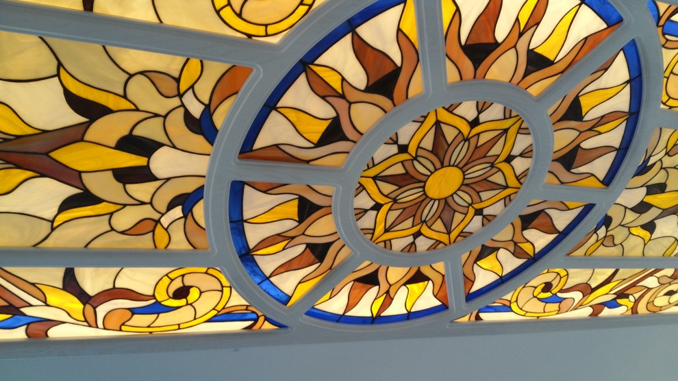 Витражи в полочных плафонах