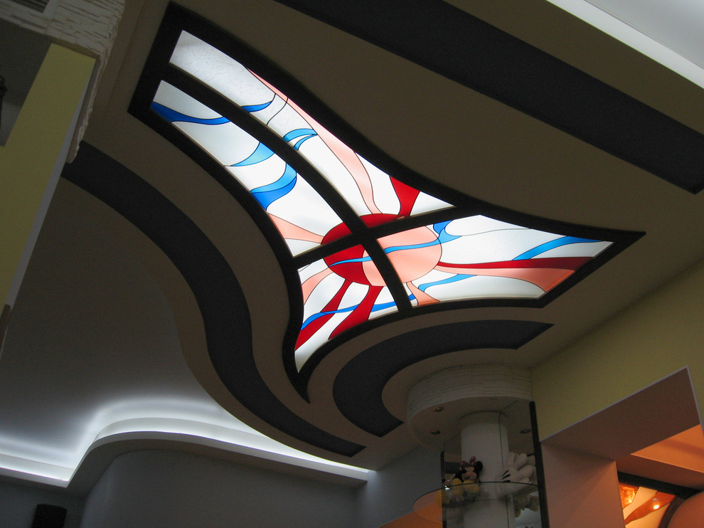 Витражи в полочных плафонах