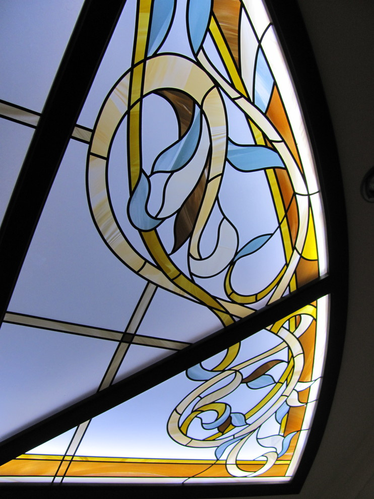 Витражи в полочных плафонах