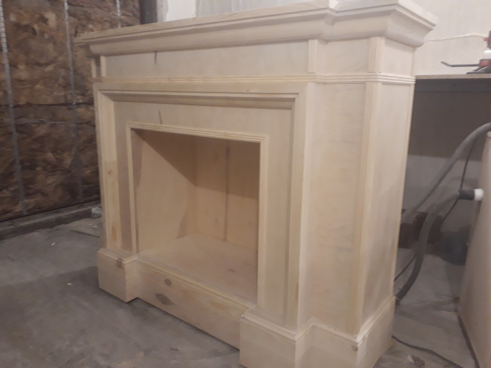 Изготовление мебели из массива, а также реставрация мебели.