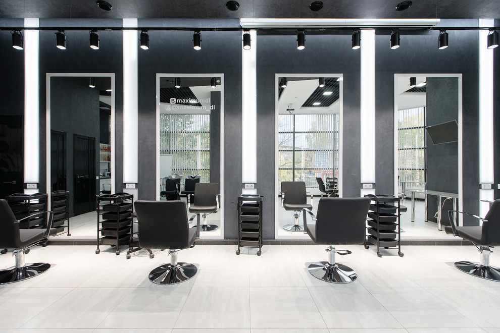 Интерьер магазина профессиональной косметики Maximum