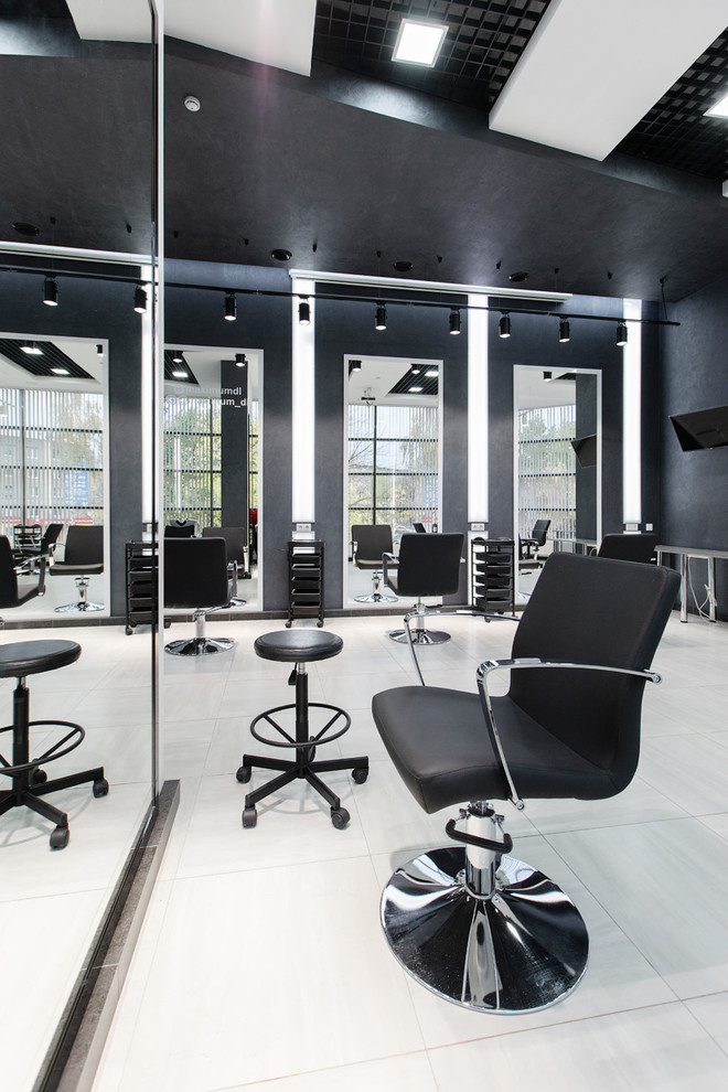 Интерьер магазина профессиональной косметики Maximum