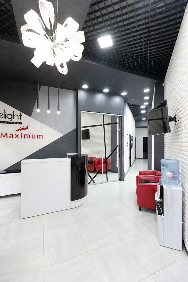 Интерьер магазина профессиональной косметики Maximum