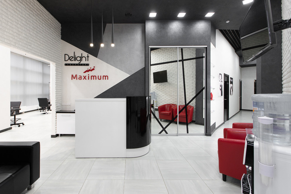 Интерьер магазина профессиональной косметики Maximum