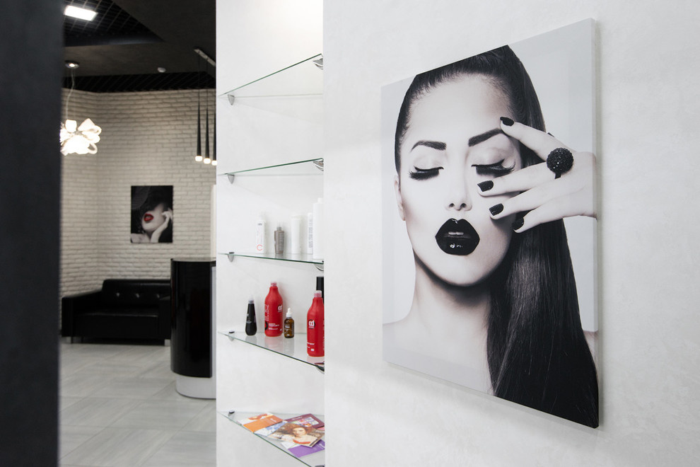 Интерьер магазина профессиональной косметики Maximum