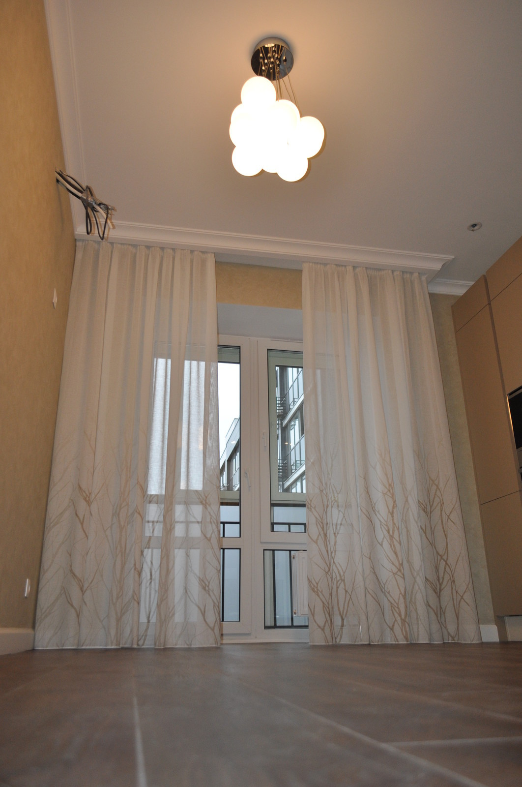 Столовая и гостиная зона