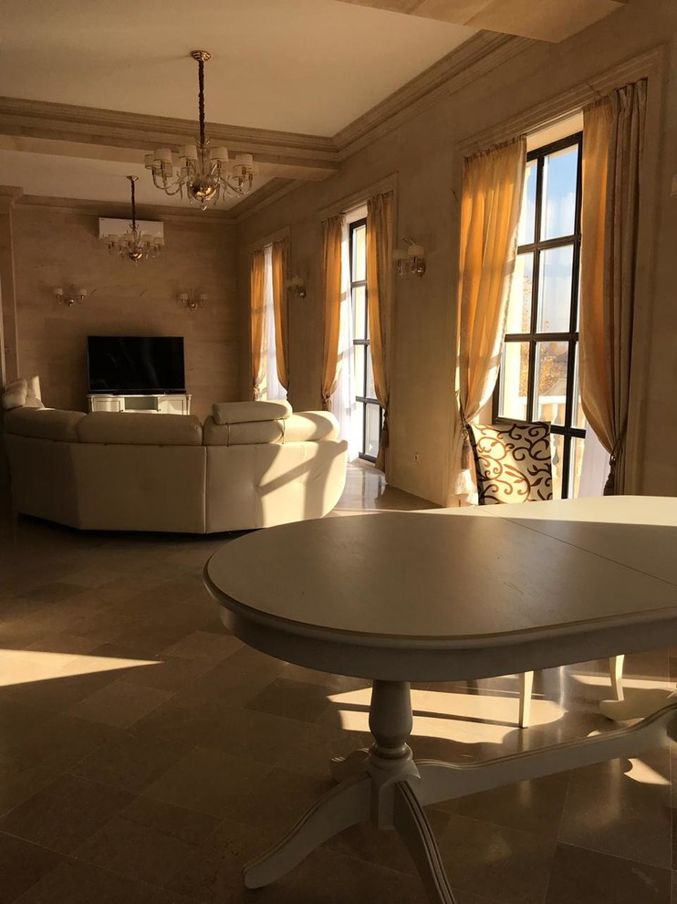 Столовая и гостиная зона