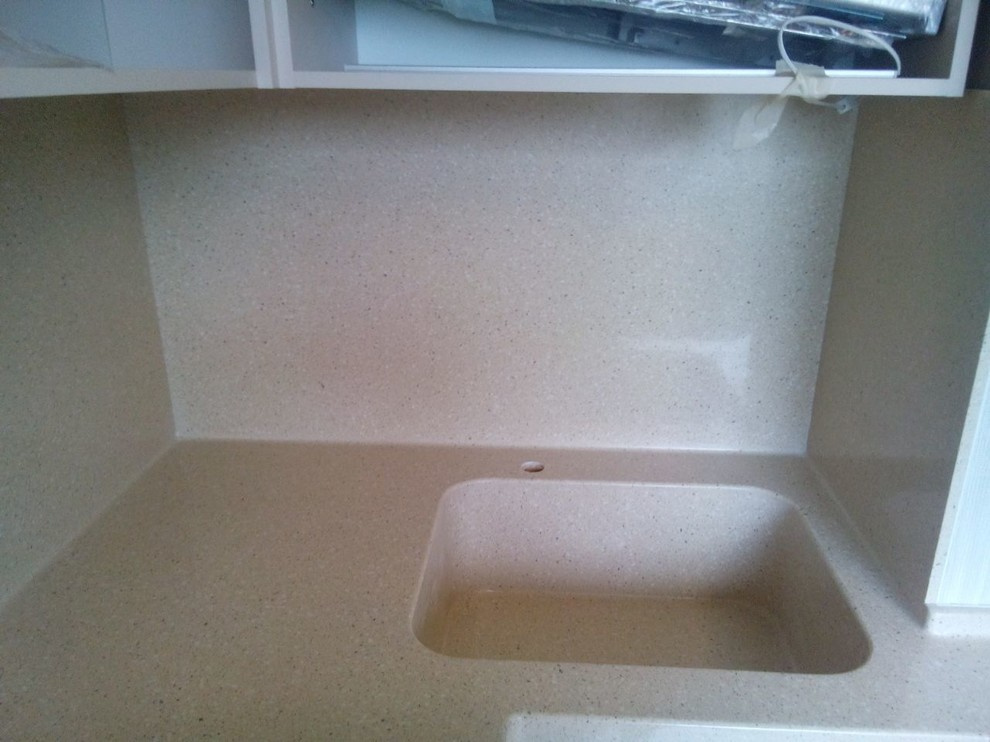 Столешница с фартуком из искусственного камня LG HI-MACS G-058