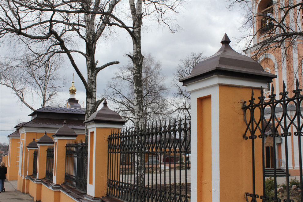 колпаки на забор