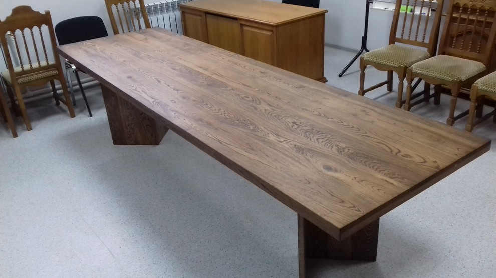 Стол для переговоров. Массив дуба.