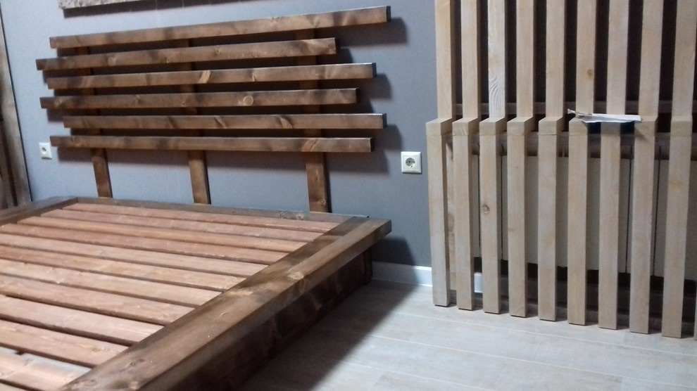 Кровать из массива кедра.