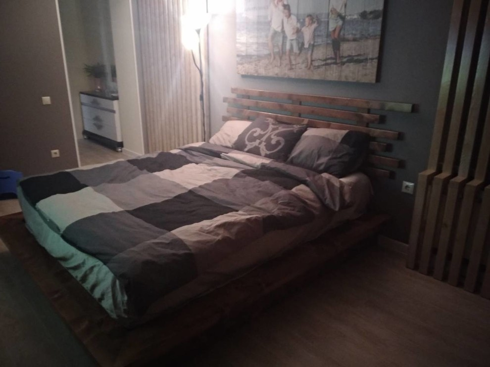 Обложка проекта: Кровать из массива кедра.